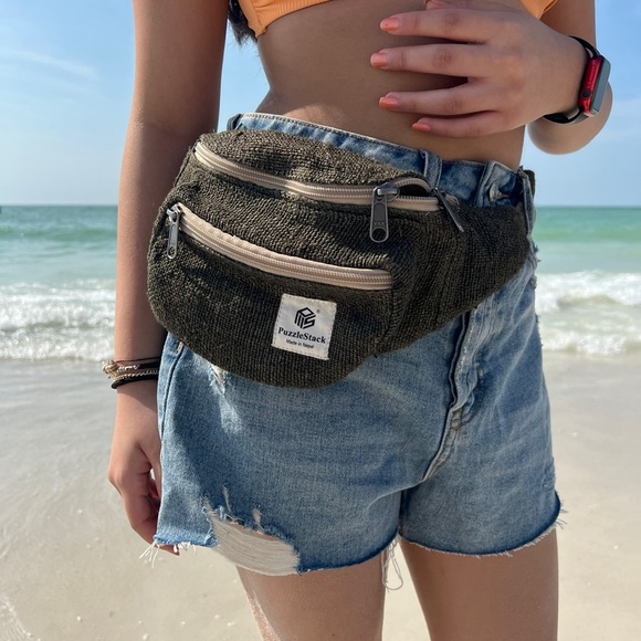 Sherpa Travel Hemp Fanny Pack Green - Picture 2 of 14